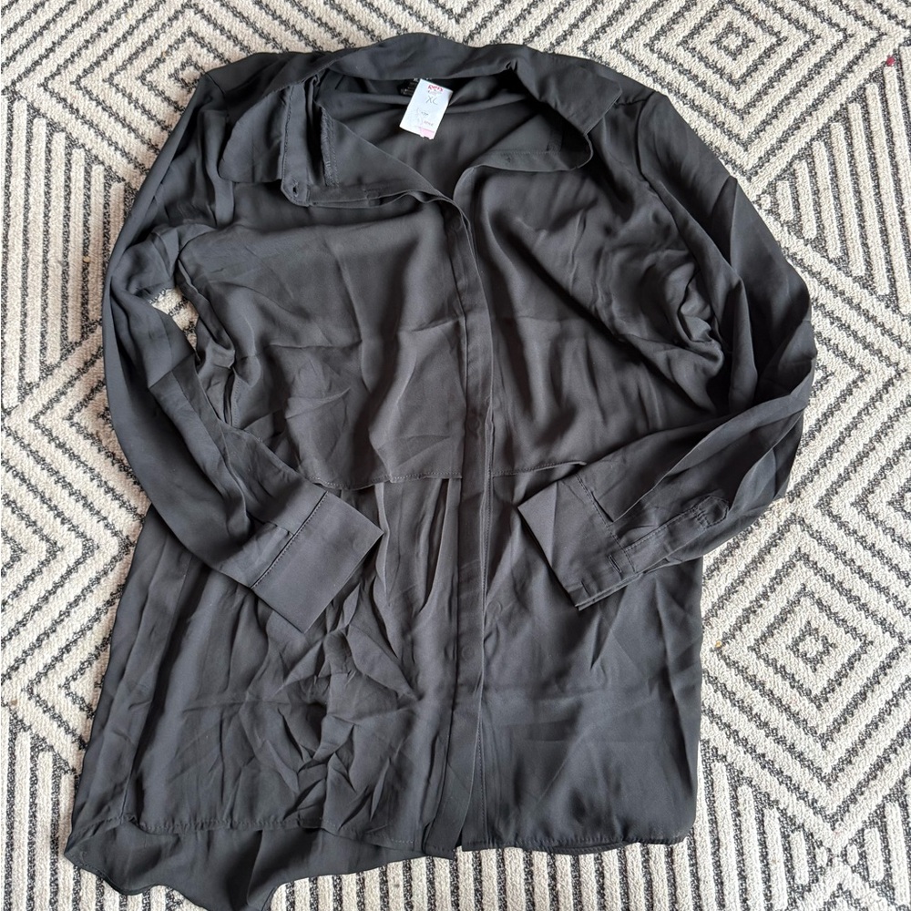 Uniqlo black button up - says XL but fits small